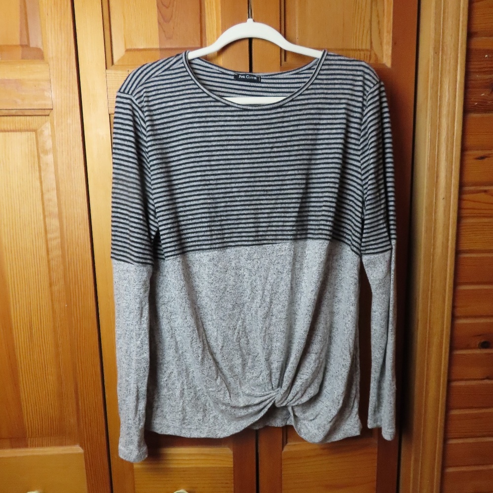 Stitch Fix Pink Clover Twist Front Top